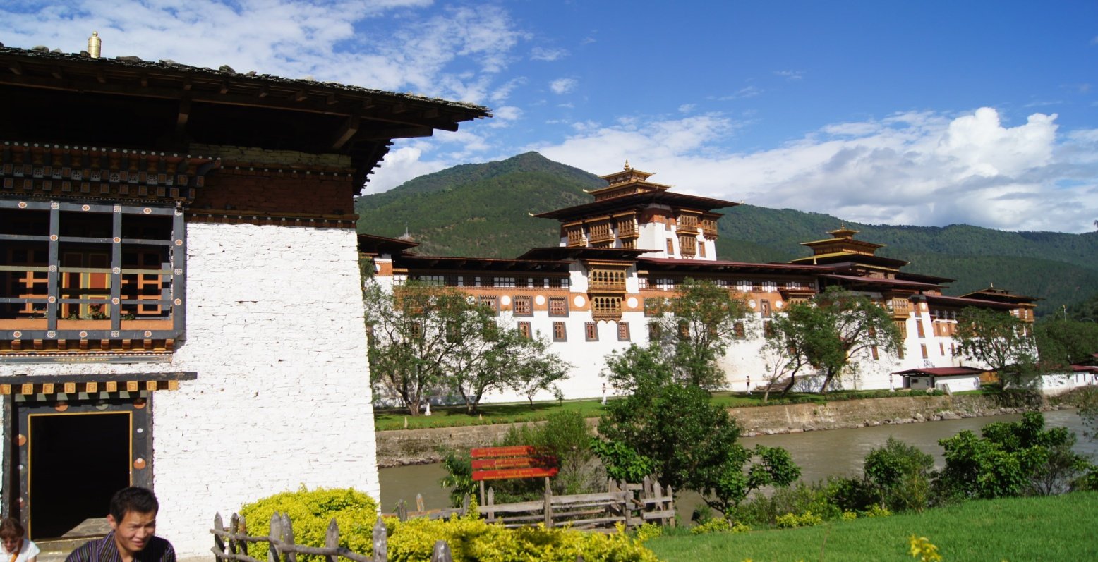 Extensive Bhutan 10 Days - Image 2