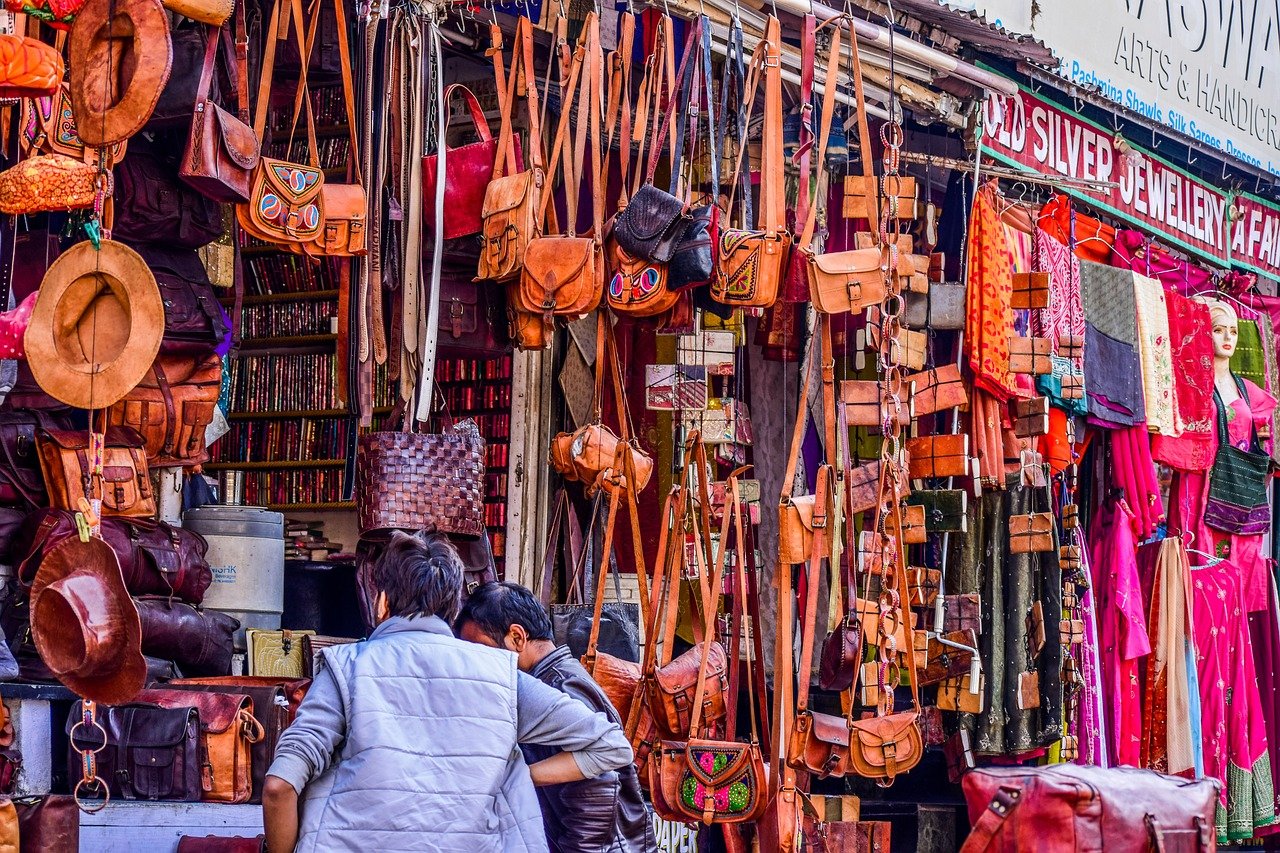market, leather, shopping-2691177.jpg